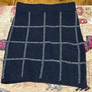 Square print sweater skirt!